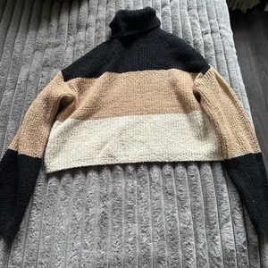 Tricolor sweater small